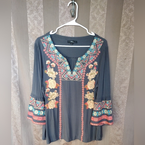 ANDREE BY UNIT Tops - 🐸 Andree by UNIT Women's Top Flowy Embroidered Floral Boho